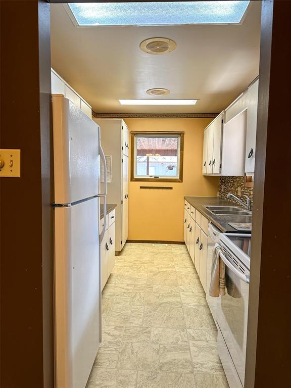 83045 Pth 16 Highway, Neepawa, Manitoba  R0J 1H0 - Photo 3 - 202609330