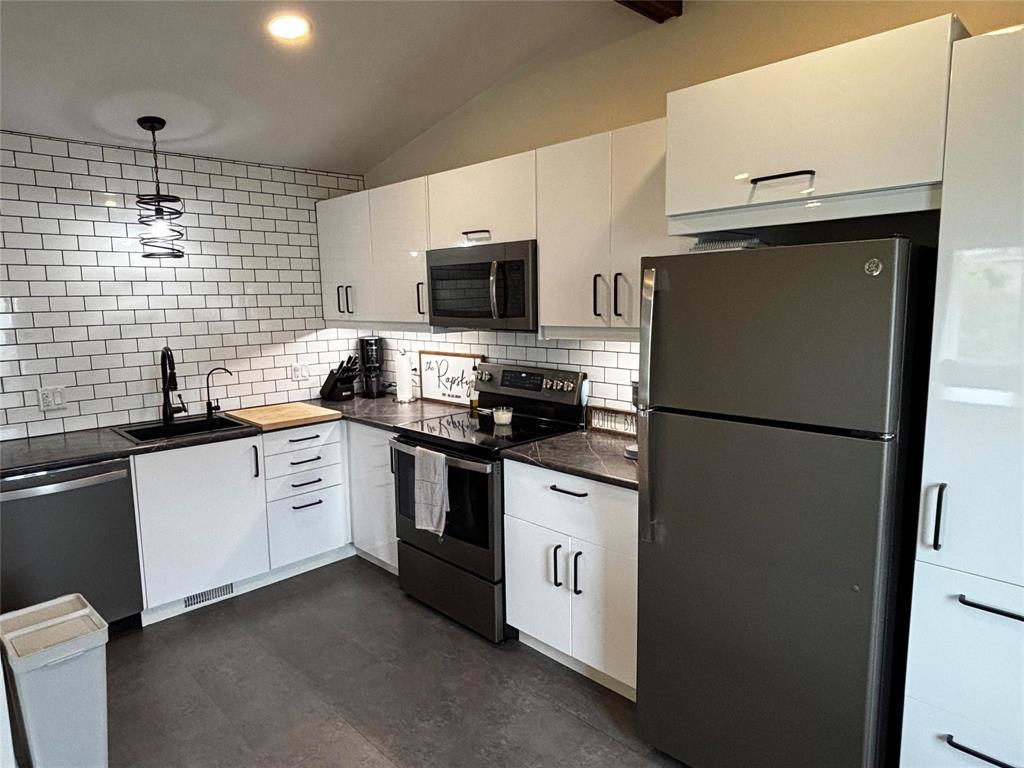 180 4th Avenue Nw, Minnedosa, Manitoba  R0J 1E0 - Photo 3 - 202614606