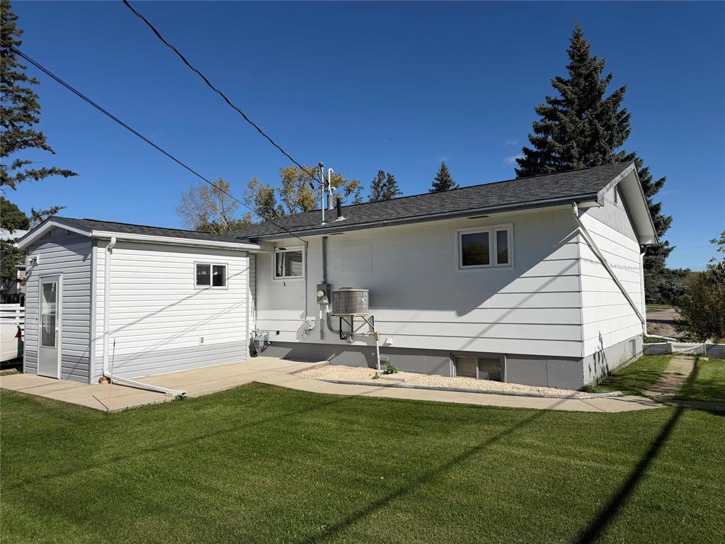 161 2nd Street NE, Minnedosa, Manitoba  R0J 1E0 - Photo 1 - 202625016