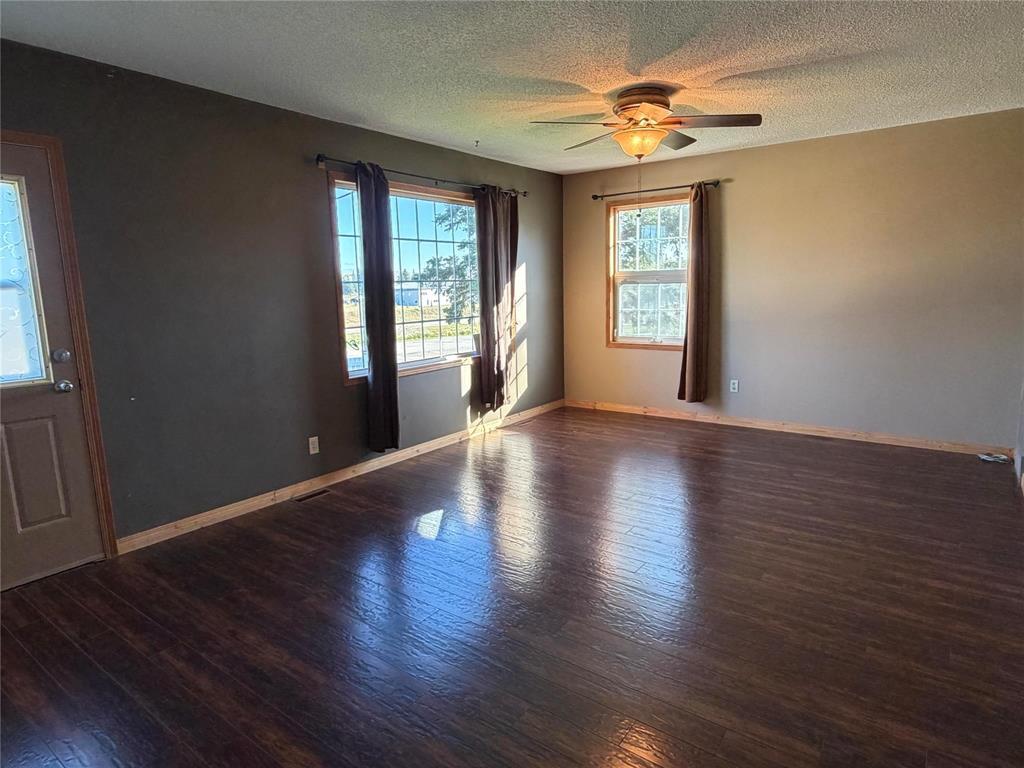 257 2nd Street SW, Minnedosa, Manitoba  R0J 1E0 - Photo 4 - 202622597